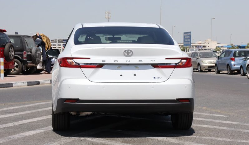 
								Toyota Camry – White full									
