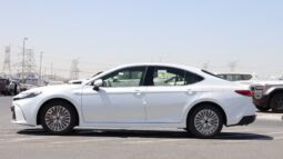 
										Toyota Camry – White full									