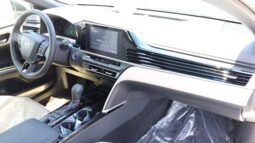 
										Toyota Camry – White full									