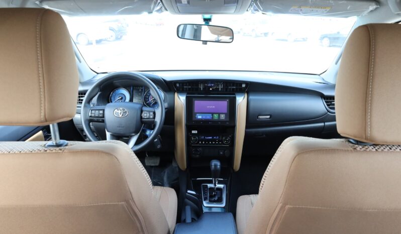 
								Toyota Fortuner full									