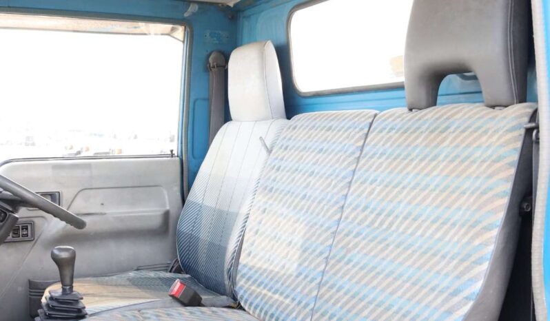 
								Mitsubishi Canter Long Truck full									