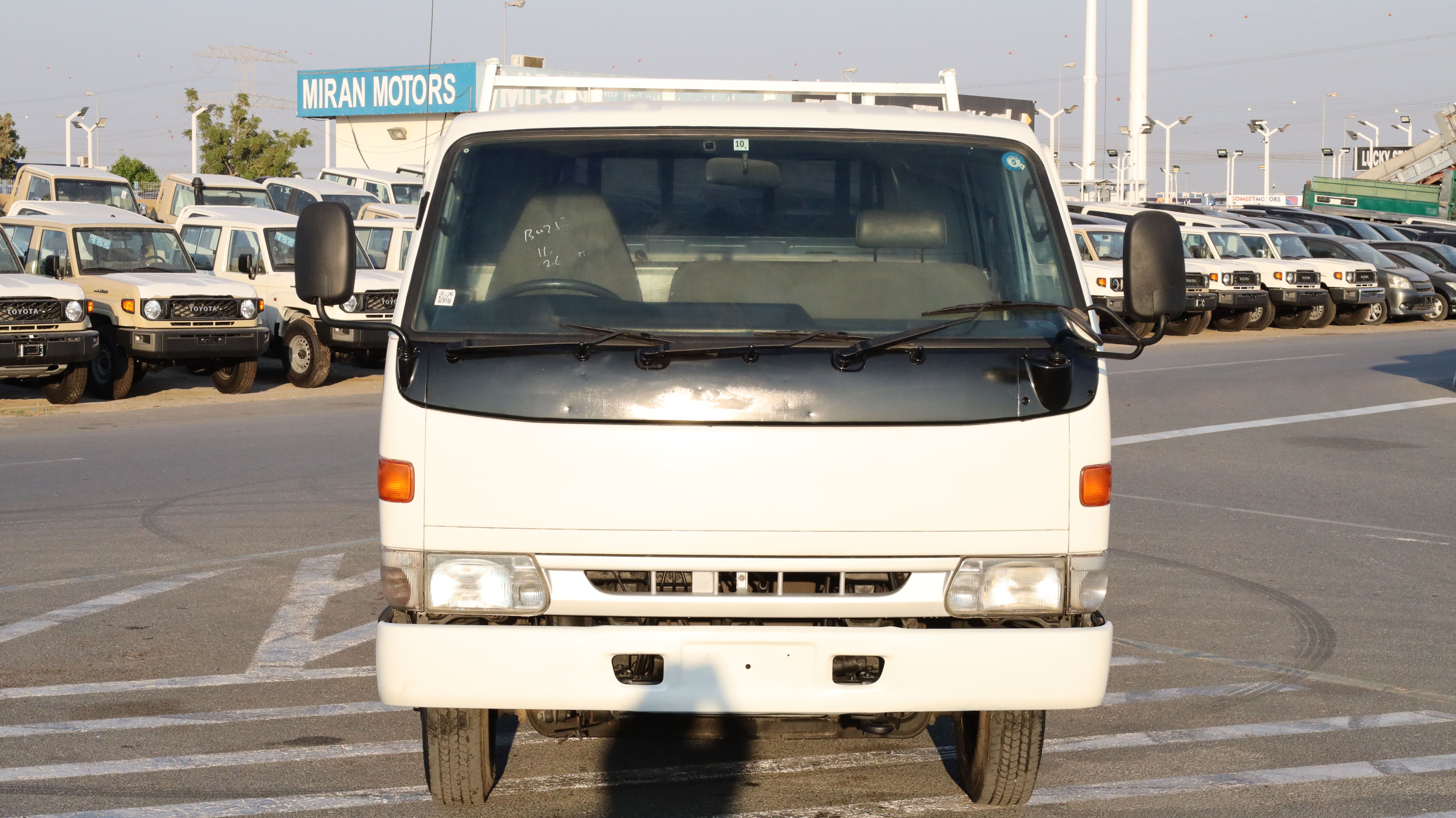 Mitsubishi Canter 2.0 White Flatbed Truck