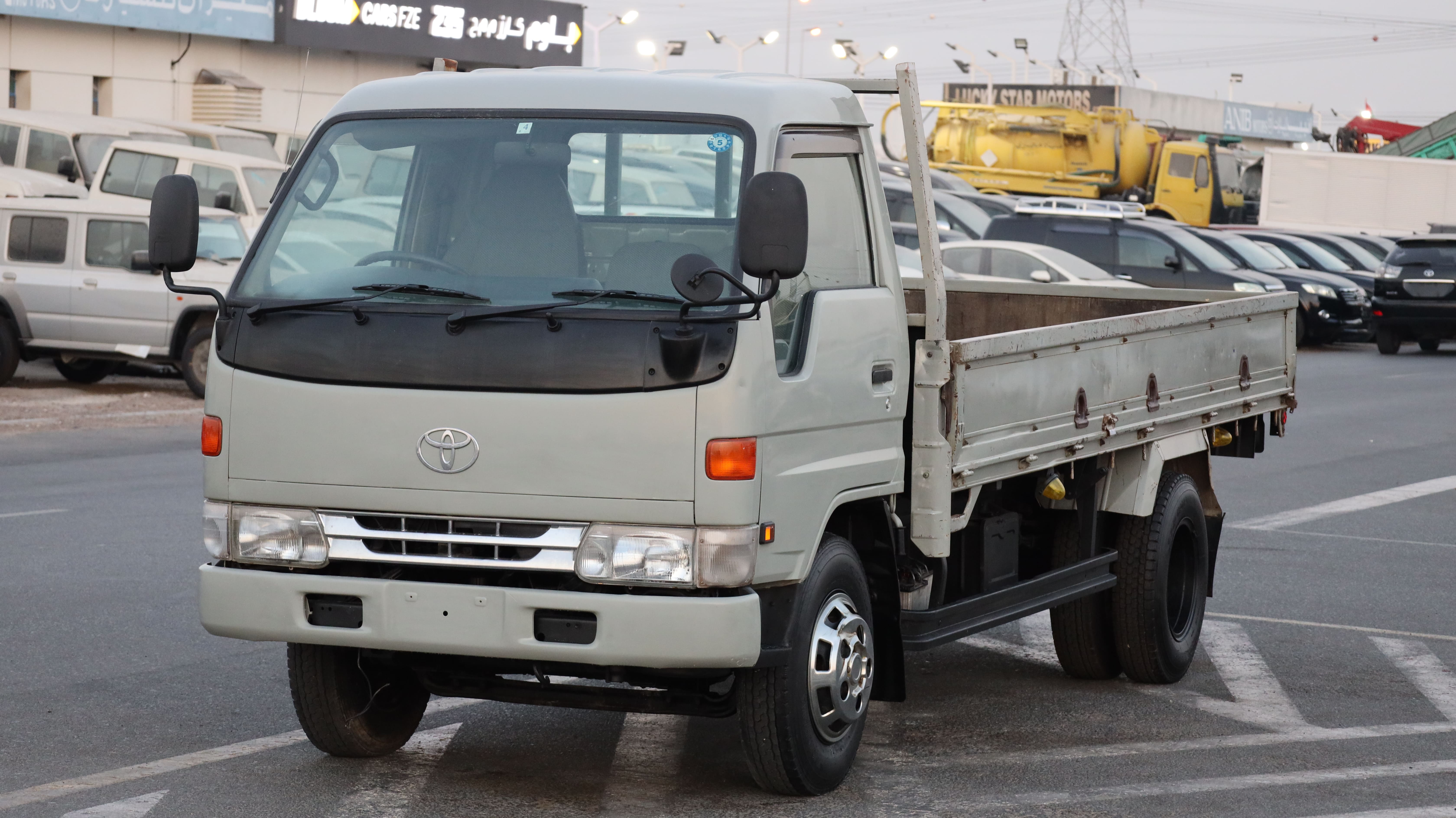 Mitsubishi Canter 2.0 Grey
