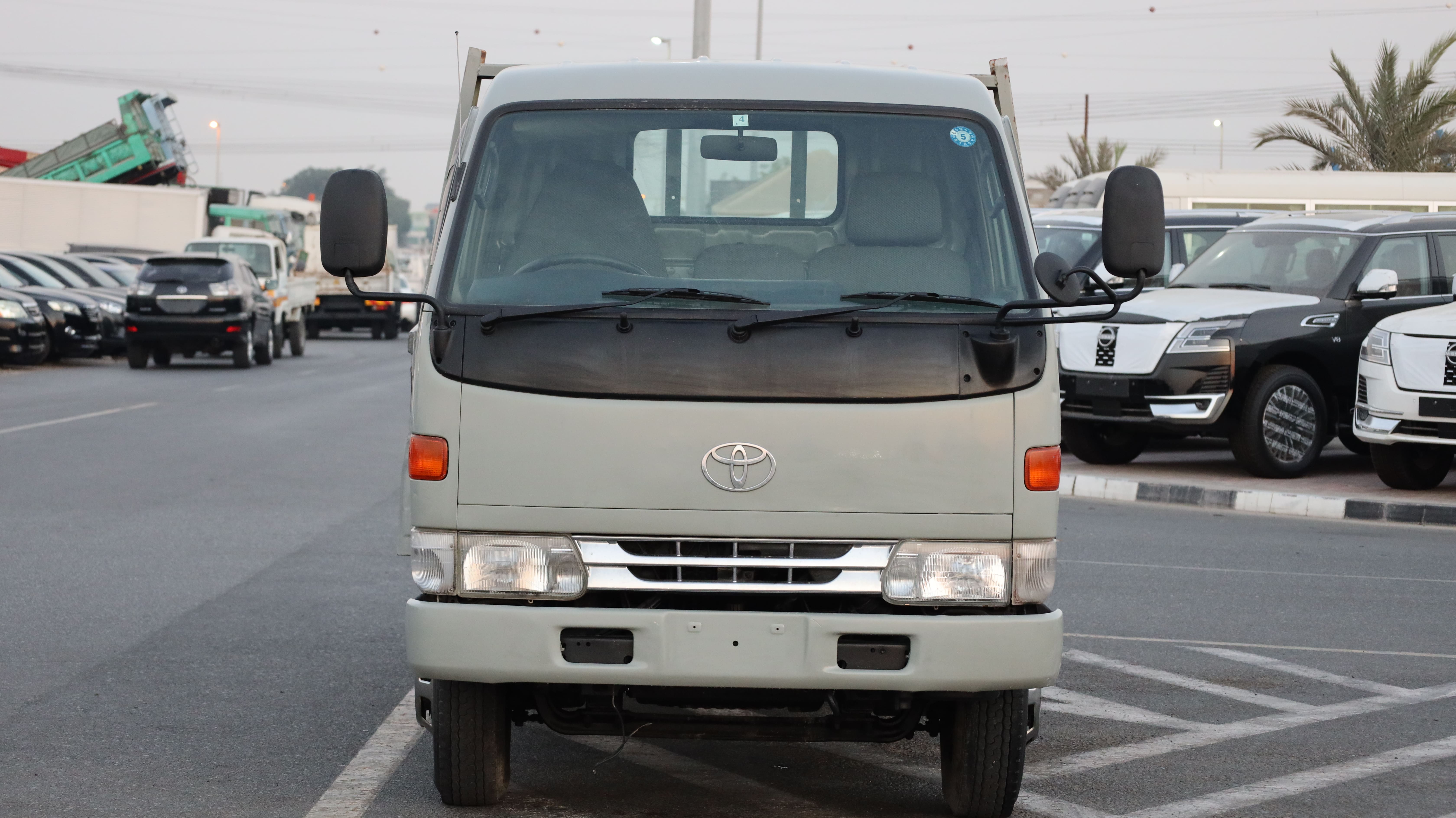 Mitsubishi Canter 2.0 Grey
