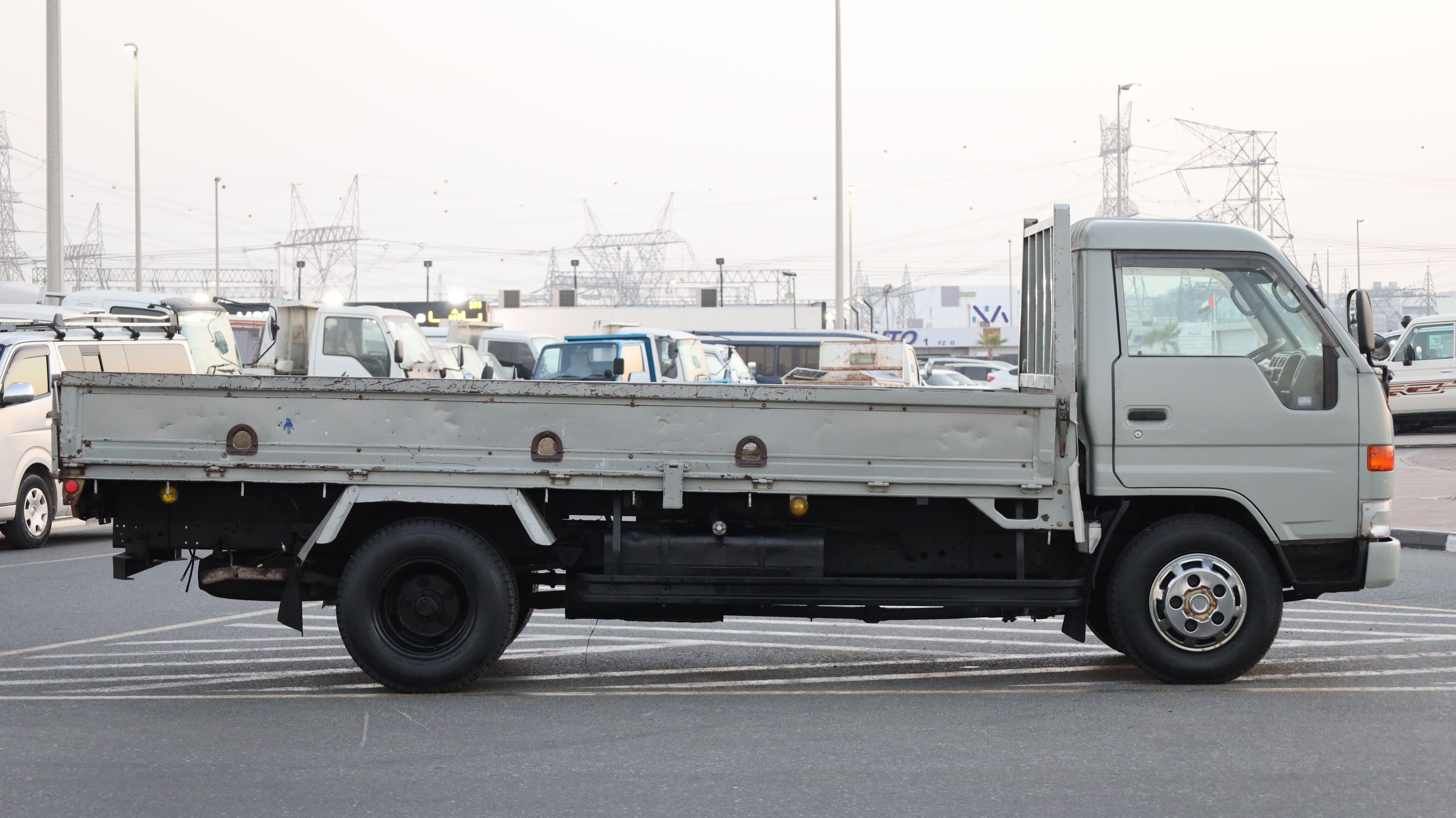 Mitsubishi Canter 2.0 Grey