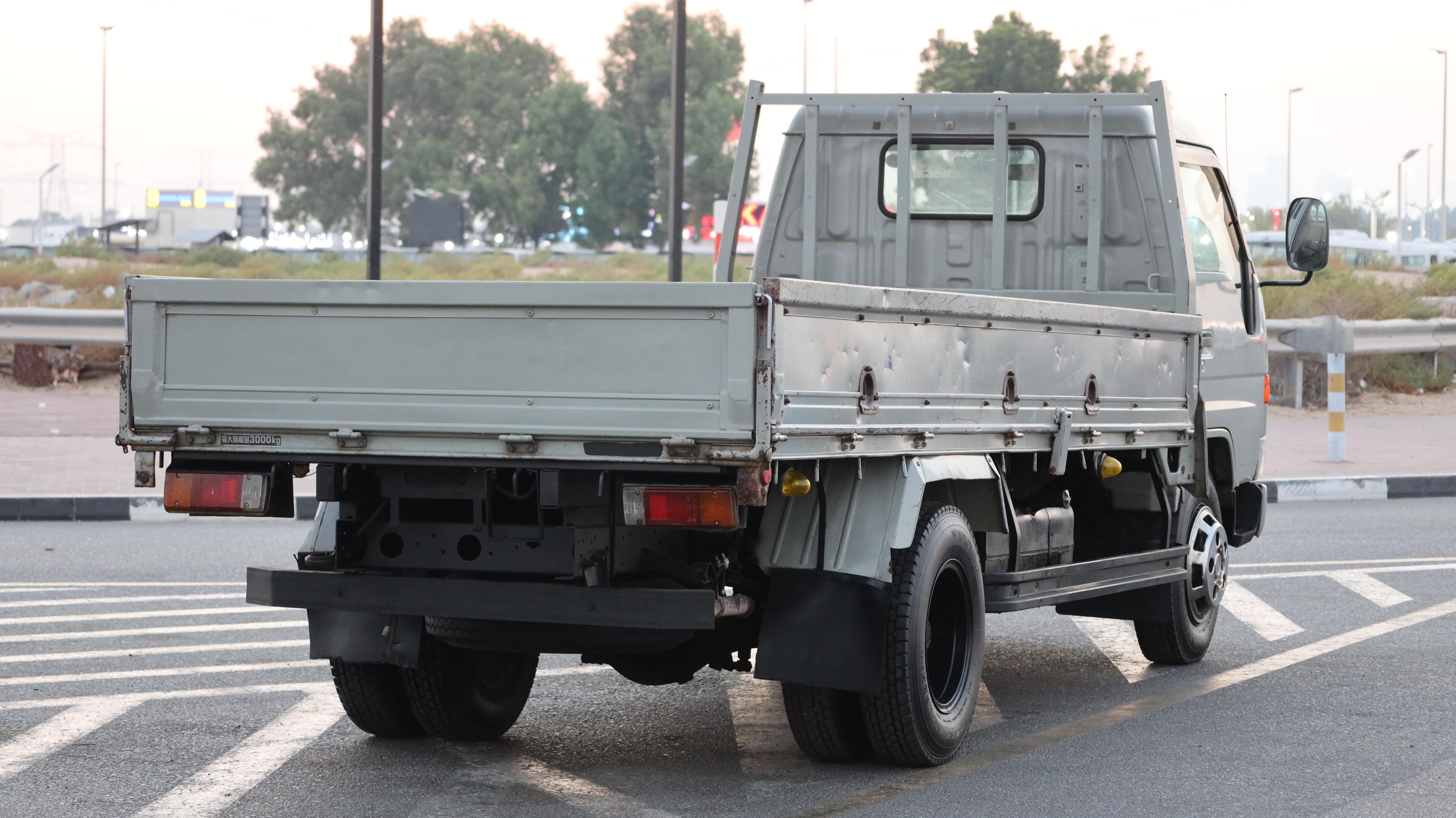 Mitsubishi Canter 2.0 Grey