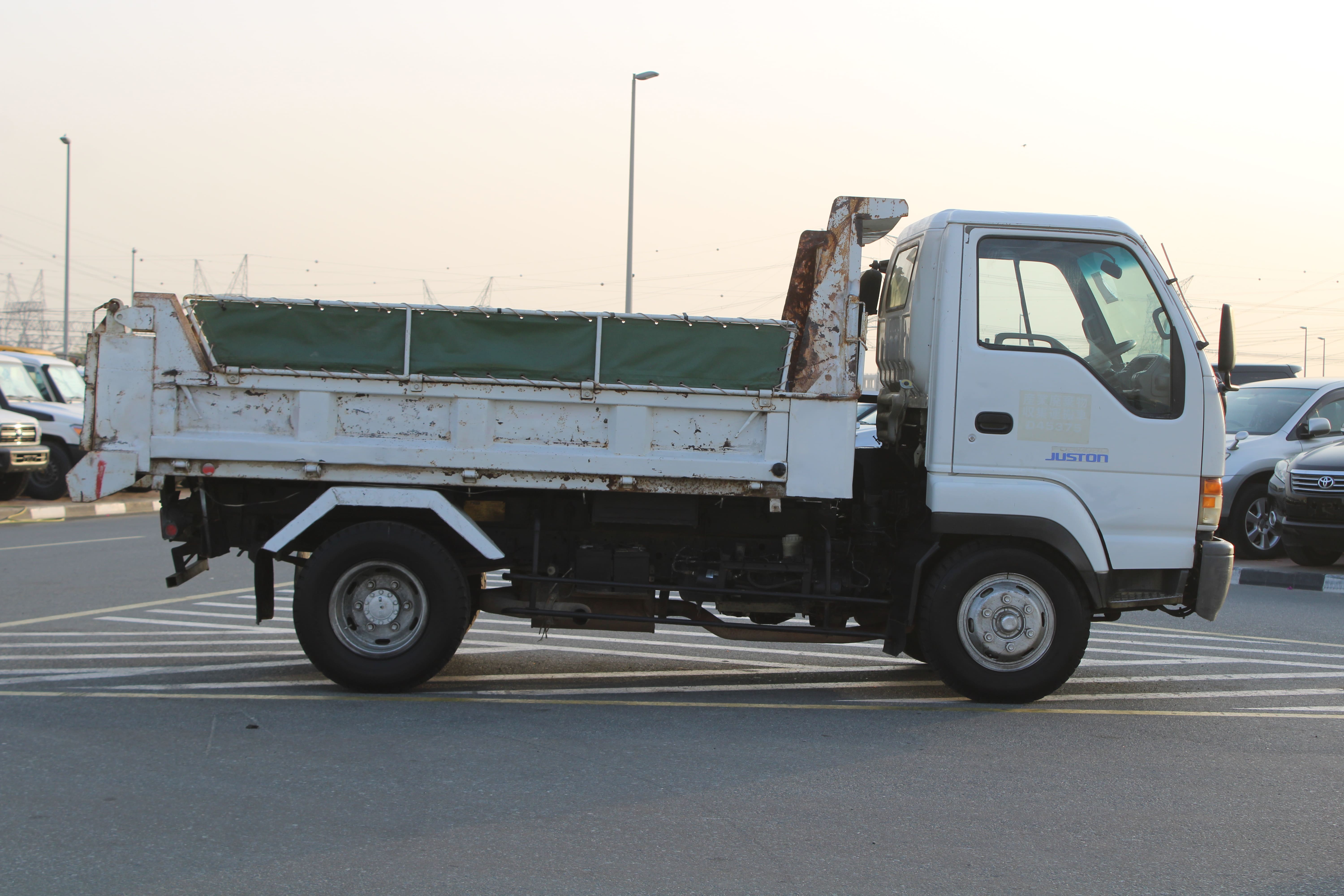 Isuzu Juston Forward Dump Truck