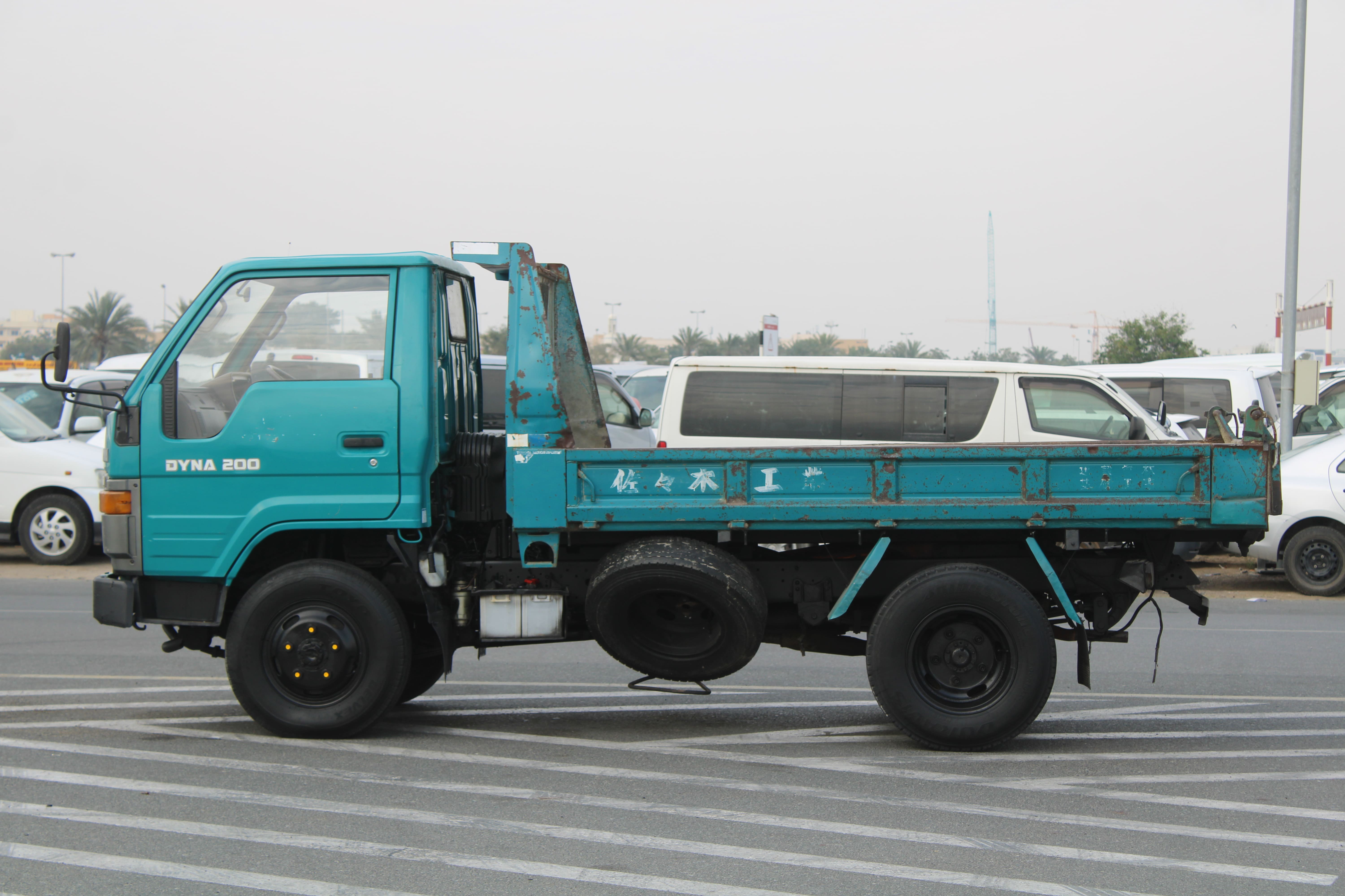 Toyota Dyna 4WD  Medium-Duty Flatbed Truck