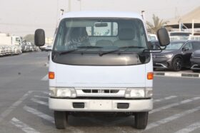 Mitsubishi Canter Long Truck white
