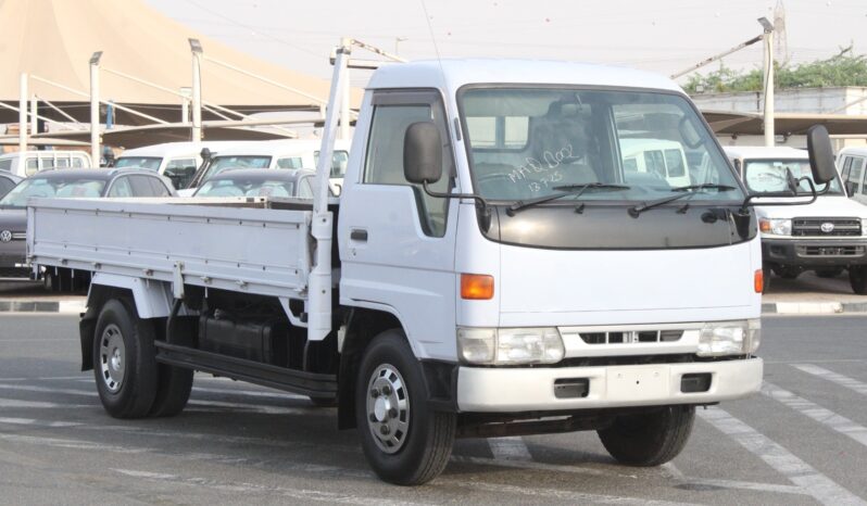 
								Mitsubishi Canter Long Truck white full									