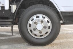 
										Mitsubishi Canter Long Truck white full									