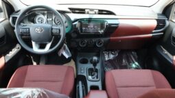 
										Toyota Hilux – White full									