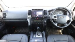 
										Toyota Land Cruiser White full									