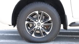 
										Toyota Land Cruiser White full									