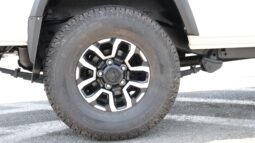 
										Toyota Land Cruiser 76 (70 Series)  White full									