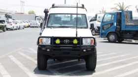 Toyota Land Cruiser 76 (70 Series)  White