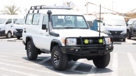 Toyota Land Cruiser 76 (70 Series)  White