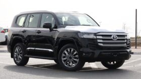 Toyota Land Cruiser LC300 Two-Tone (Black & White)