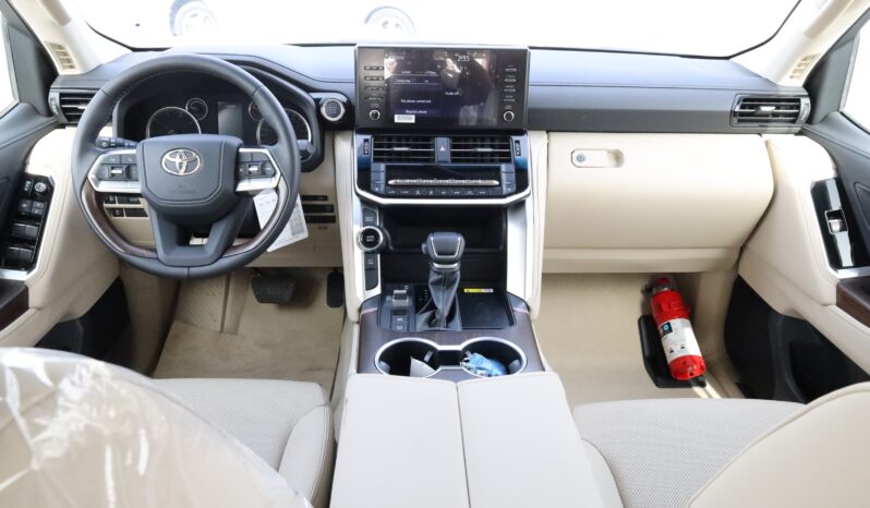 
								Toyota Land Cruiser LC300 Two-Tone (Black & White) full									