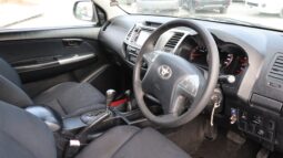 
										Toyota Hilux Vigo Champ  Silver full									