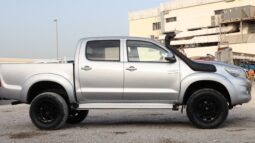 
										Toyota Hilux Vigo Champ  Silver full									
