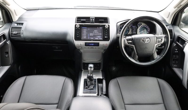 
								Toyota Land Cruiser Prado  White full									