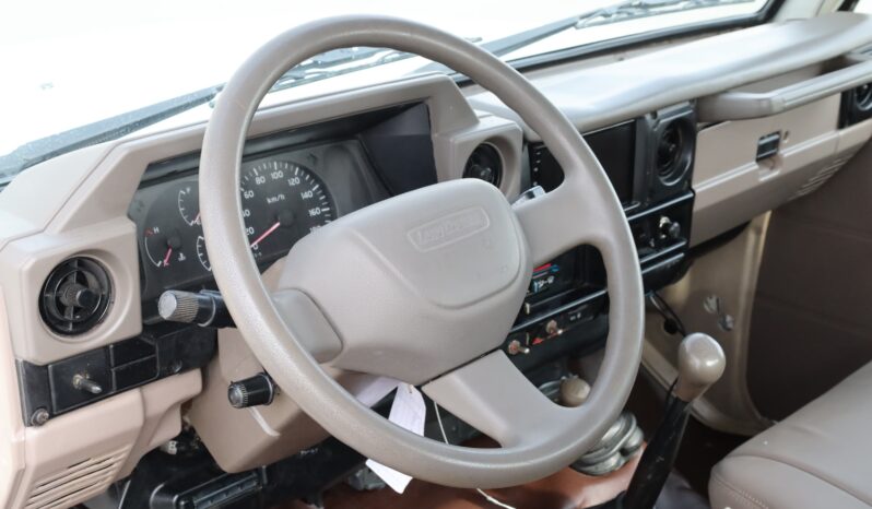 
								Toyota Land Cruiser 79  Single Cab Pickup full									