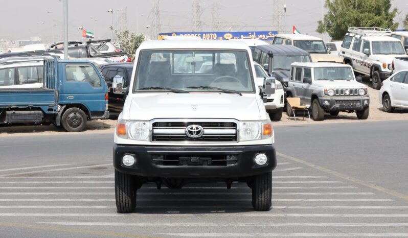 
								Toyota Land Cruiser 79  Single Cab Pickup full									