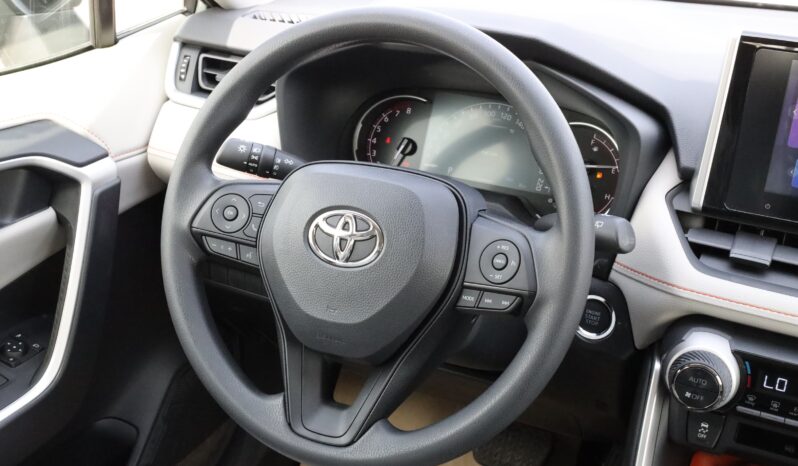 
								Toyota RAV4 Adventure full									