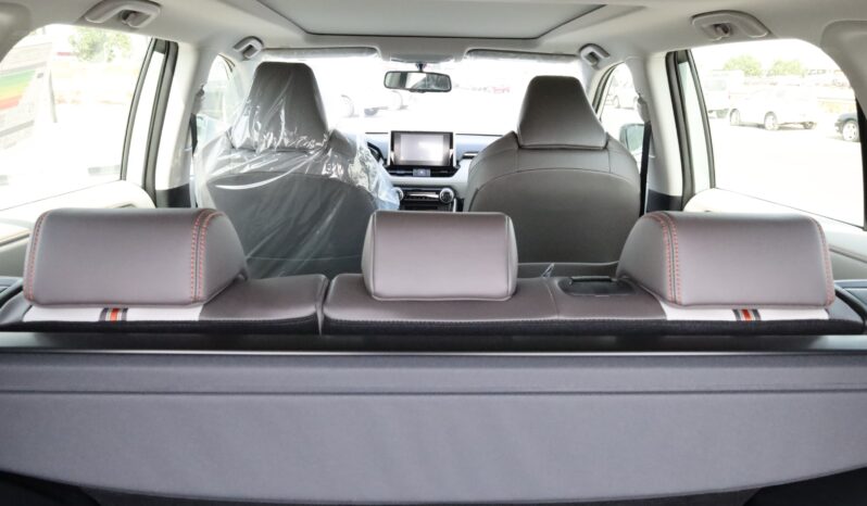 
								Toyota RAV4 Adventure full									