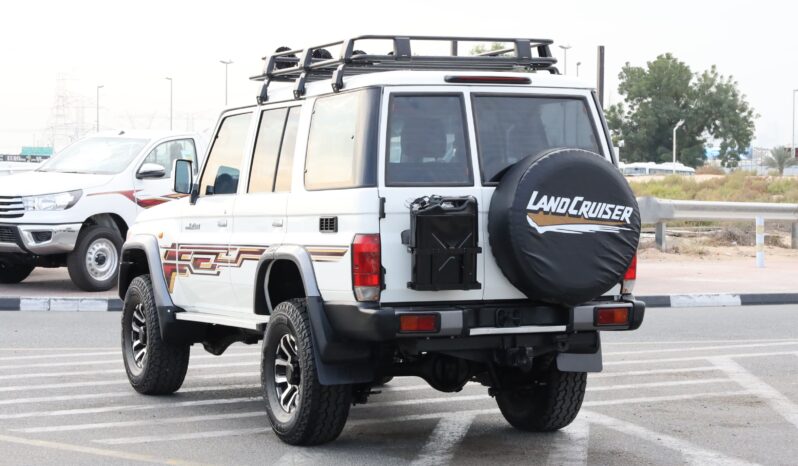
								Toyota Land Cruiser  Heritage Edition full									