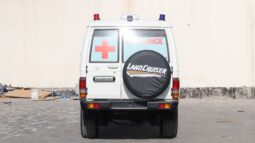 
										Toyota Land Cruiser Ambulance full									