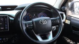 
										Toyota Hilux Double Cab Grey full									