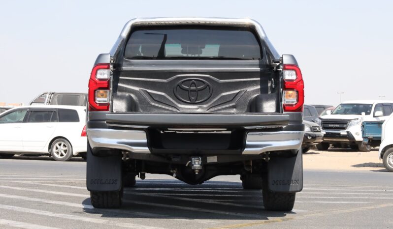 
								Toyota Hilux Double Cab Grey full									