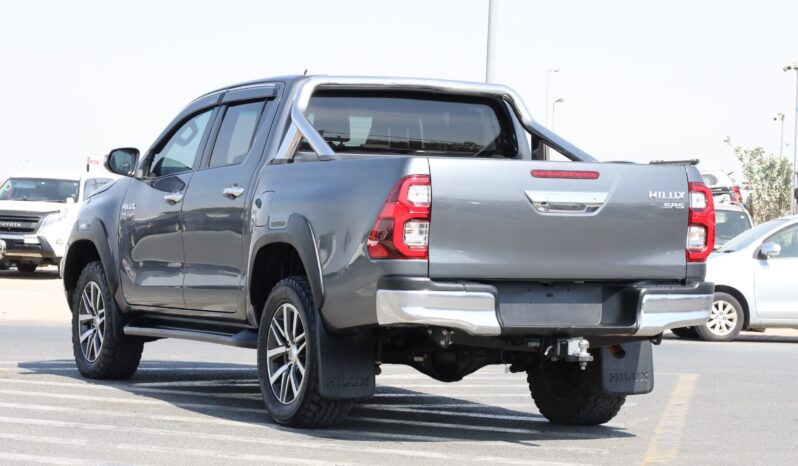 
								Toyota Hilux Double Cab Grey full									