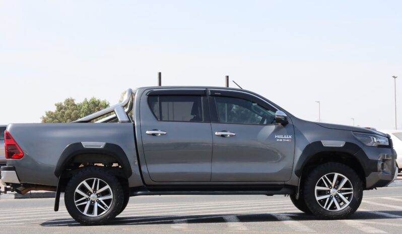 
								Toyota Hilux Double Cab Grey full									