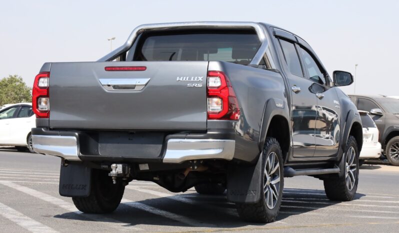 
								Toyota Hilux Double Cab Grey full									
