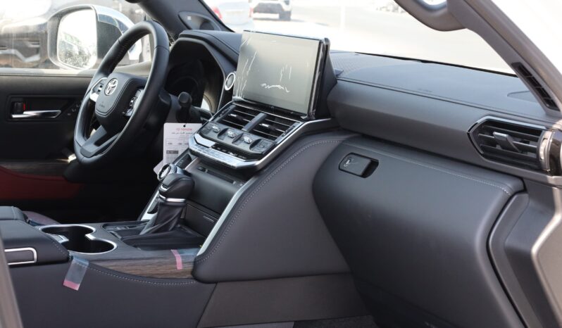 
								Toyota Land Cruiser LC300 VXR  White full									