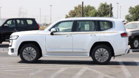 Toyota Land Cruiser LC300 VXR  White