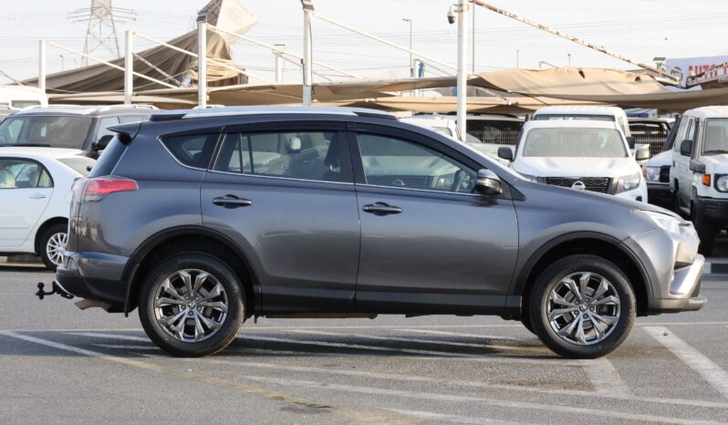 
								Toyota RAV4 Metallic Grey full									