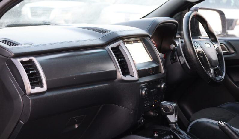 
								Toyota RAV4 Metallic Grey full									