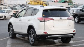 Toyota RAV4 XLE  White