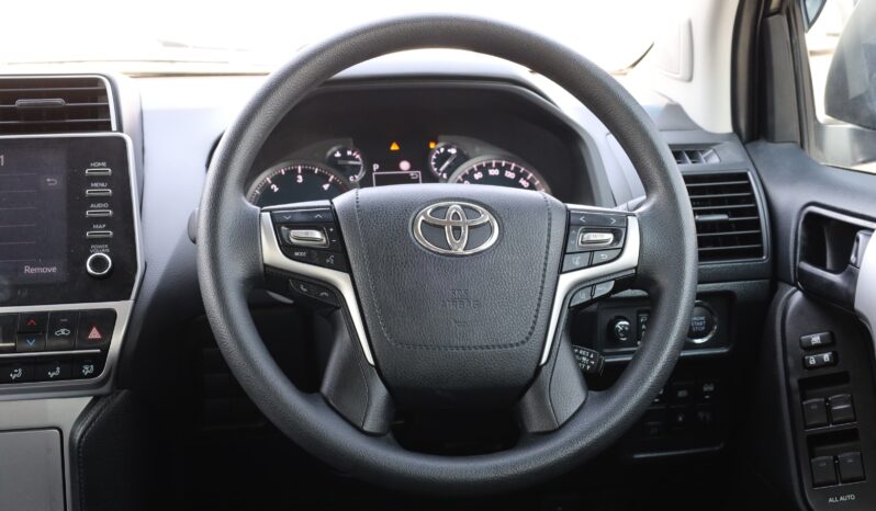 
								Toyota Land Cruiser Prado GX Black full									