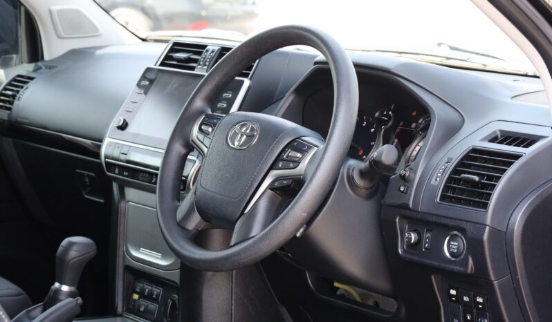 
								Toyota Land Cruiser Prado GX Black full									