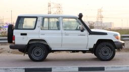 
										Toyota Land Cruiser Hardtop full									