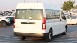 
										Toyota Hiace White Van full									