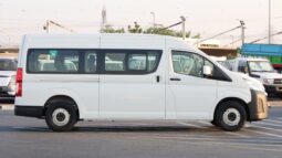 
										Toyota Hiace White Van full									