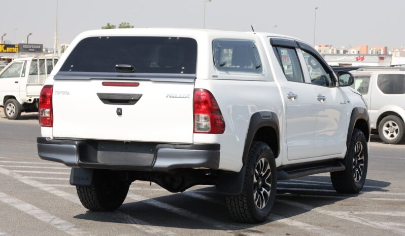 
								Toyota Hilux White Double Cab Canopy full									