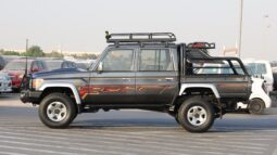 
										Toyota Land Cruiser Pickup Black full									