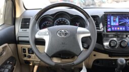 
										Toyota Fortuner  White full									